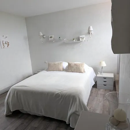 Dans Un Cadre Bucolique Avec Petit-dejeuner