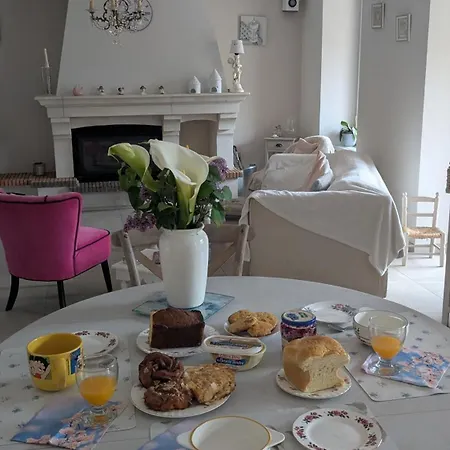 홈스테이 Dans Un Cadre Bucolique Avec Petit-dejeuner