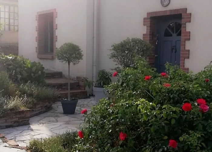 Dans Un Cadre Bucolique Avec Petit-dejeuner * Sevremoine