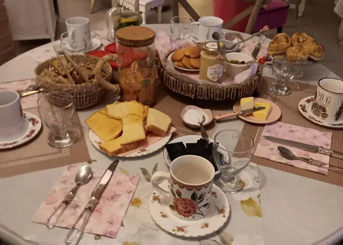 Dans Un Cadre Bucolique Avec Petit-dejeuner * Sevremoine