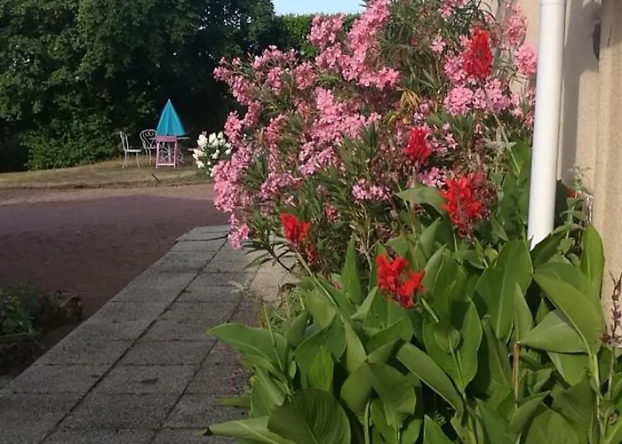 Dans Un Cadre Bucolique Avec Petit-dejeuner Sevremoine