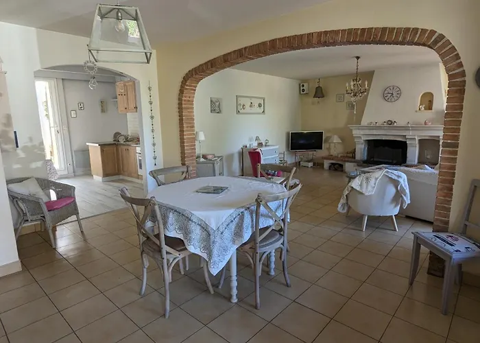 Δωμάτια σε οικογενειακή κατοικία Dans Un Cadre Bucolique Avec Petit-dejeuner