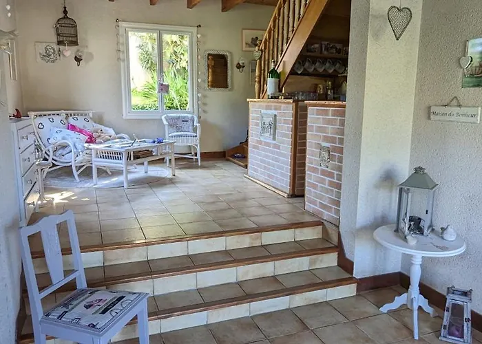 Dans Un Cadre Bucolique Avec Petit-dejeuner Δωμάτια σε οικογενειακή κατοικία *