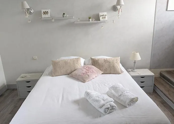 Dans Un Cadre Bucolique Avec Petit-dejeuner Δωμάτια σε οικογενειακή κατοικία